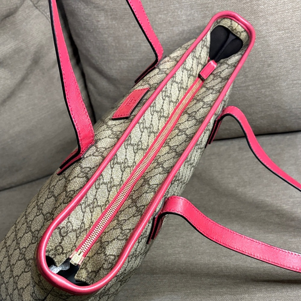 Gucci Beige GG Supreme Joy Tote with Pink Trim - Picture 10 of 15